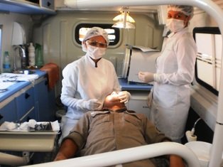 Odontomóvel – Atedimento em Ananás (23 a 26/04/13)