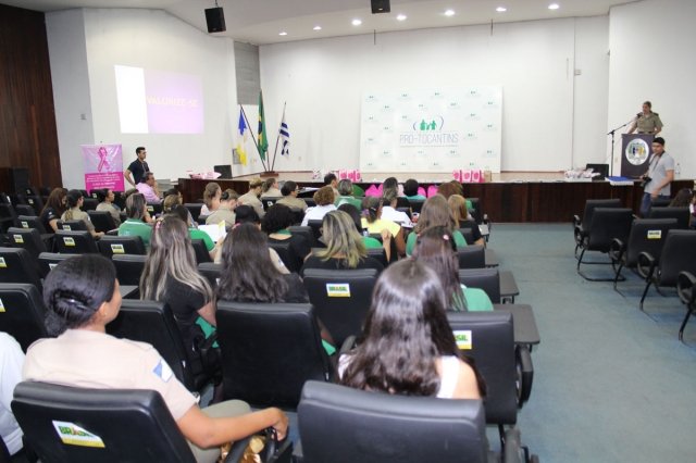 Fundação Pró-Tocantins, PM e parceiros reúnem diversas mulheres no Pelotão Contra o Câncer de Mama