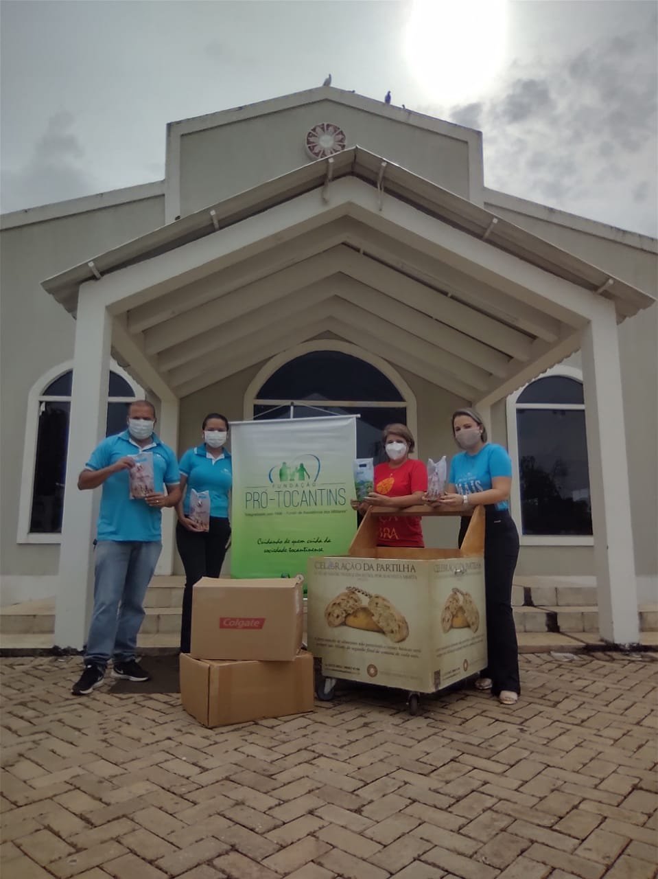 HORA DE DOAR: Fundação entrega os donativos arrecadados na campanha