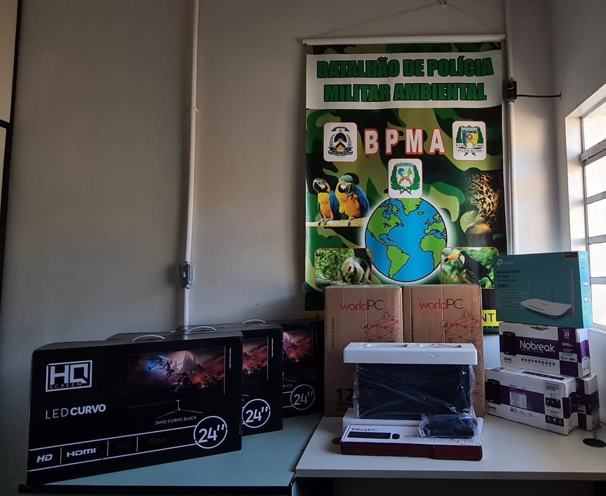 Fundação entrega equipamentos eletrônicos ao BPMA por meio da captação de recursos