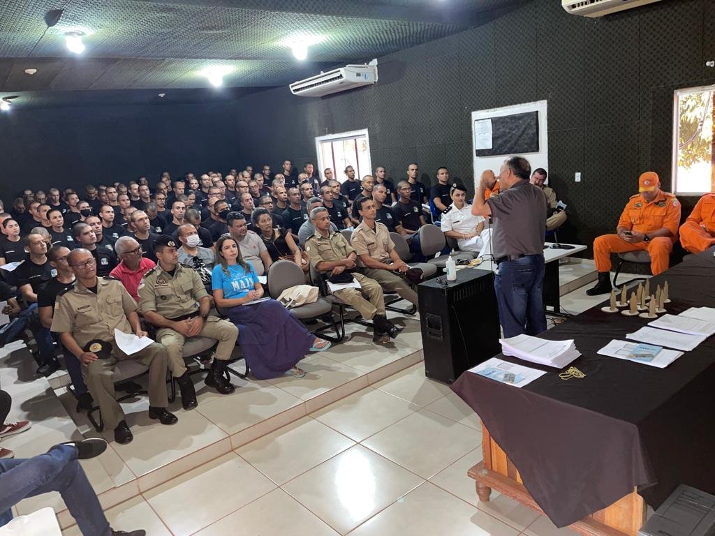 Fundação Pró-Tocantins visita militares ativos e inativos de Araguaína